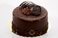 Çikolatalı Fıstıklı Soslu Pasta